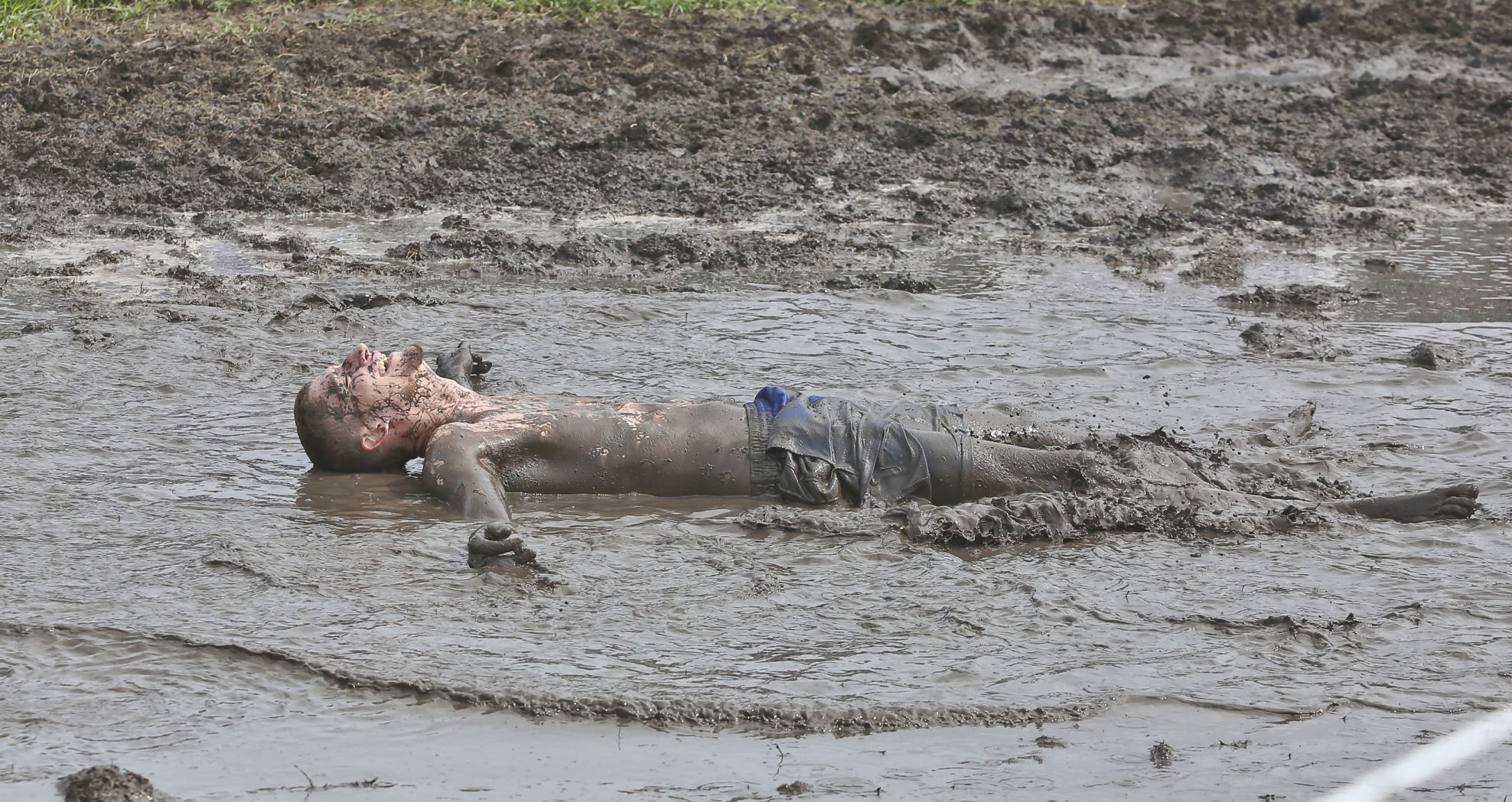 Mud Volleyball 45 08.18.18.JPG